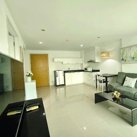 The Urban City Center By Fantasea Beach Pattaya Esterno foto