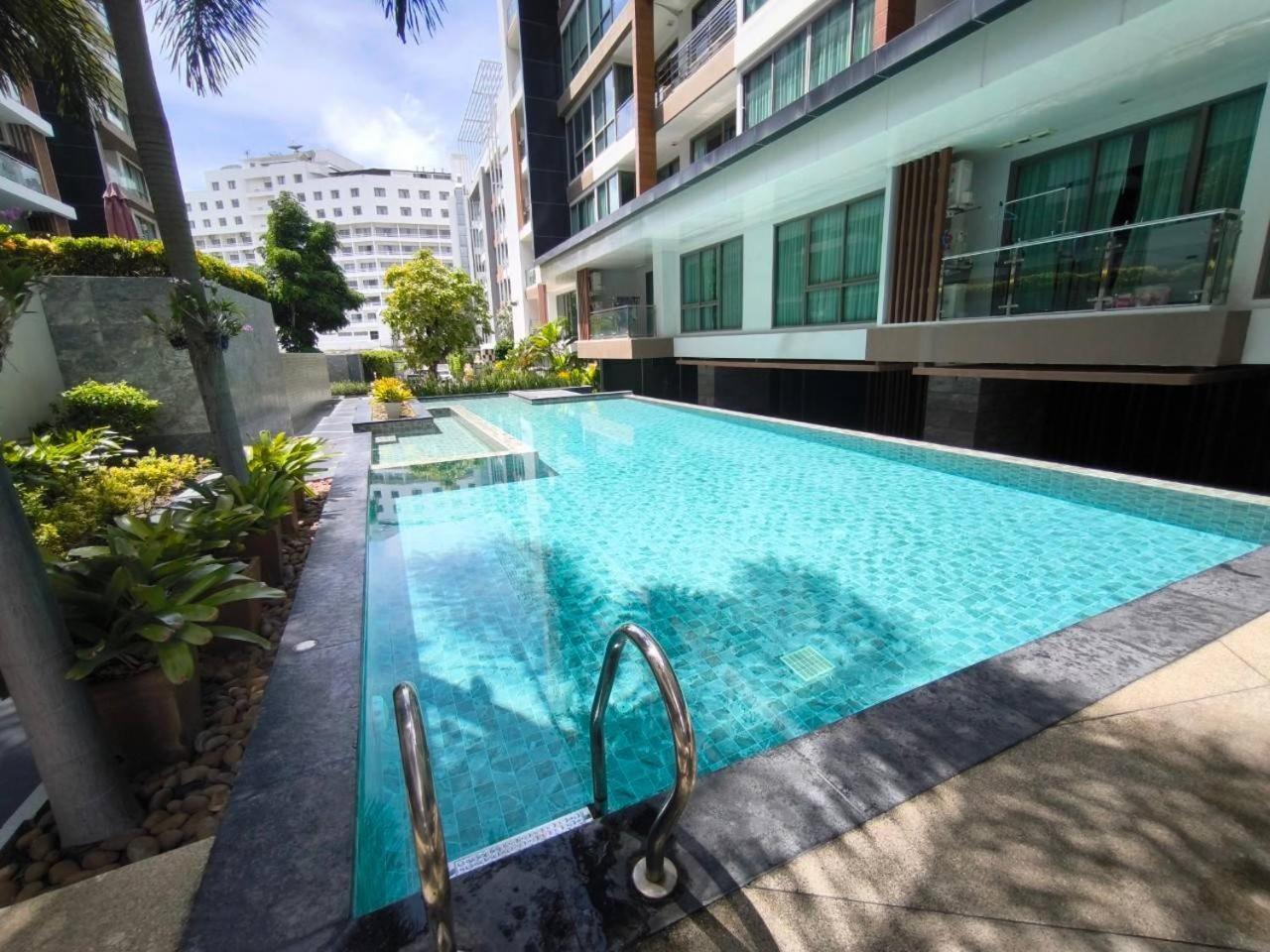 The Urban City Center By Fantasea Beach Pattaya Esterno foto